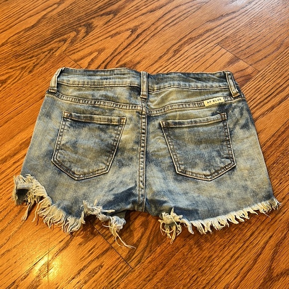 AP BLUE Woman’s Ripped Jean Shorts Size S - Picture 2 of 3
